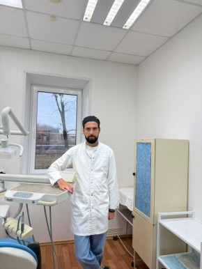 В Ставропольской центральной районной больнице начал свою профессиональную карьеру новый врач-стоматолог Ильяс Сулайманов