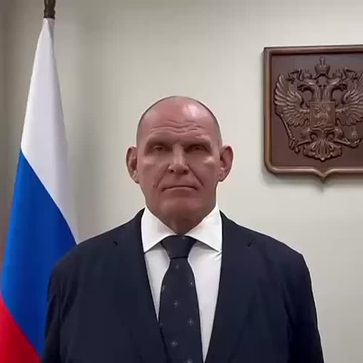 8   ,                    !