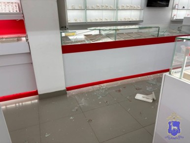 В Сызрани сотрудниками уголовного розыска задержан подозреваемый в грабеже ювелирного магазина