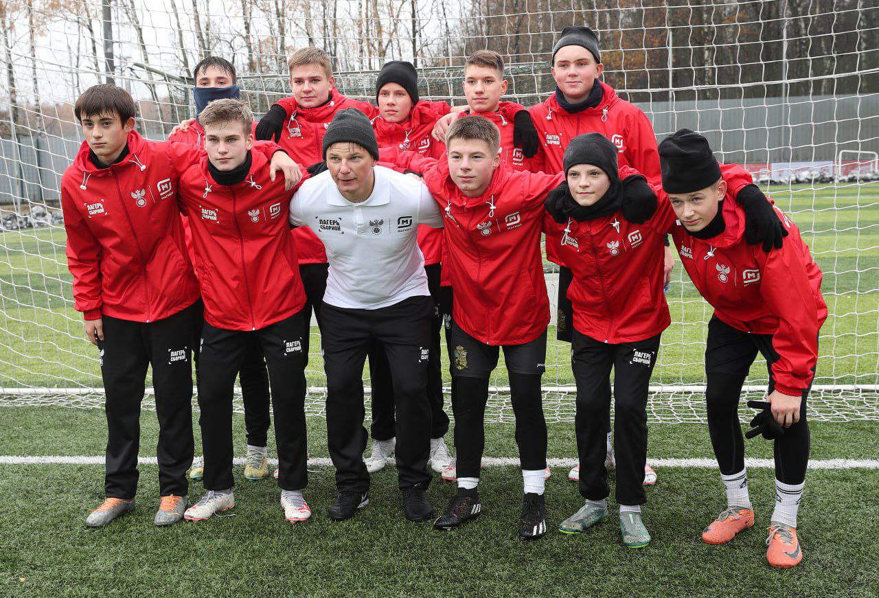 Легенды сборной России дадут урок футбола самарским детям