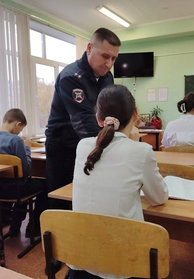 В Самаре продолжается акция «Засветись», направленная на профилактику детского дорожно-транспортного травматизма В Самаре продолжается акция «Засветись», направленная на профилактику детского дорожно-транспортного травматизма