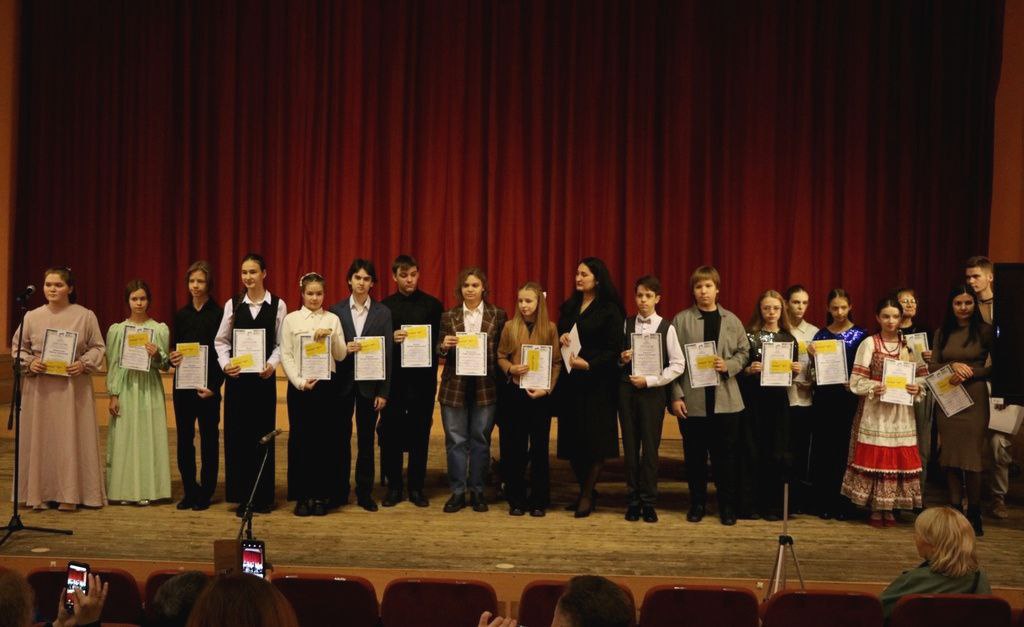 В Тольятти вручили стипендии одаренным детям-музыкантам В Тольятти вручили стипендии одаренным детям-музыкантам