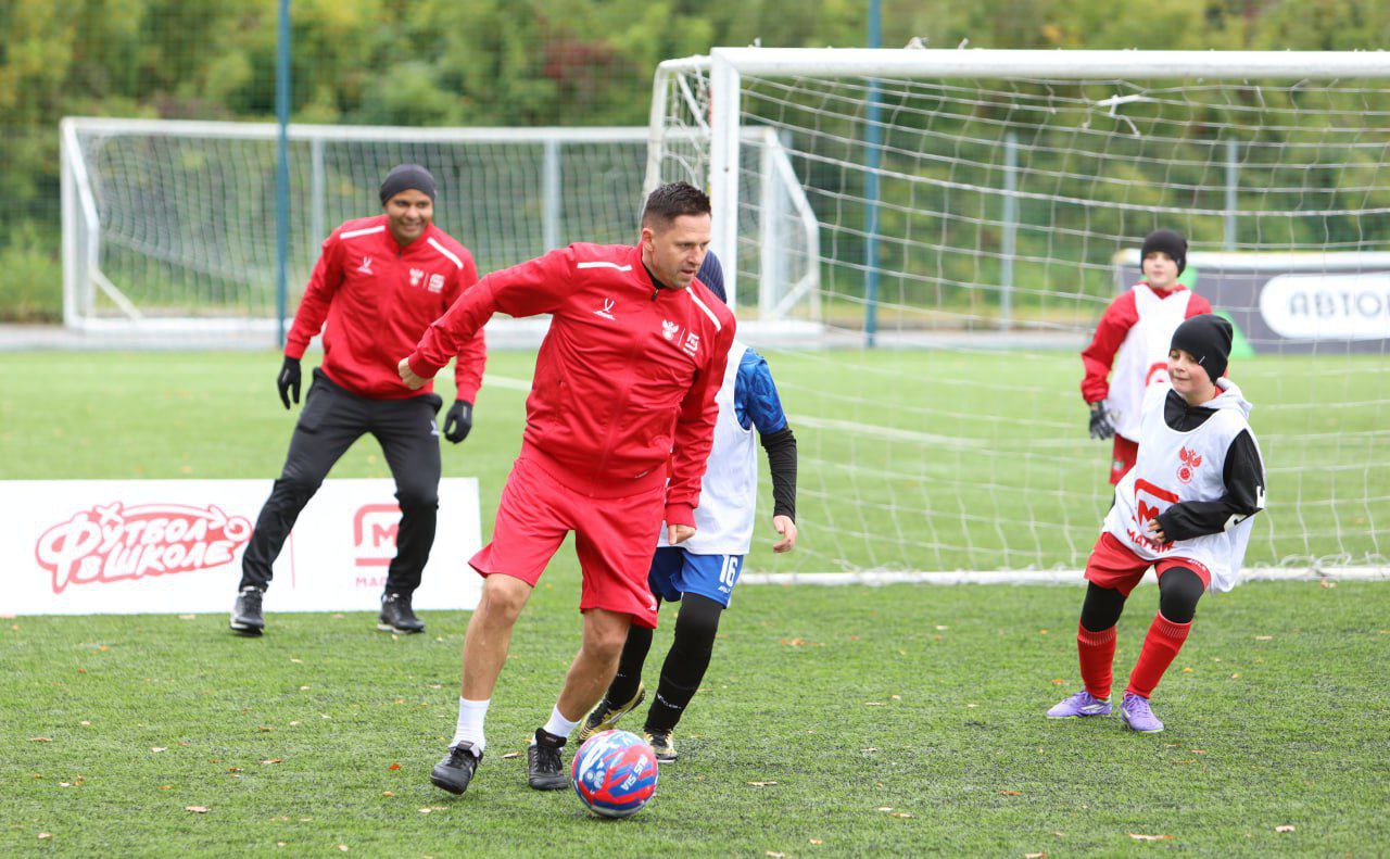 Легенды сборной России дадут урок футбола самарским детям Легенды сборной России дадут урок футбола самарским детям