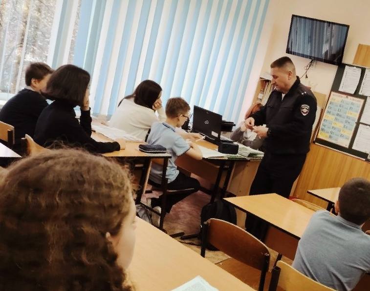 В Самаре продолжается акция «Засветись», направленная на профилактику детского дорожно-транспортного травматизма В Самаре продолжается акция «Засветись», направленная на профилактику детского дорожно-транспортного травматизма