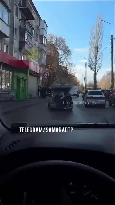 Самарский лихач катал приятелей в открытом багажнике
