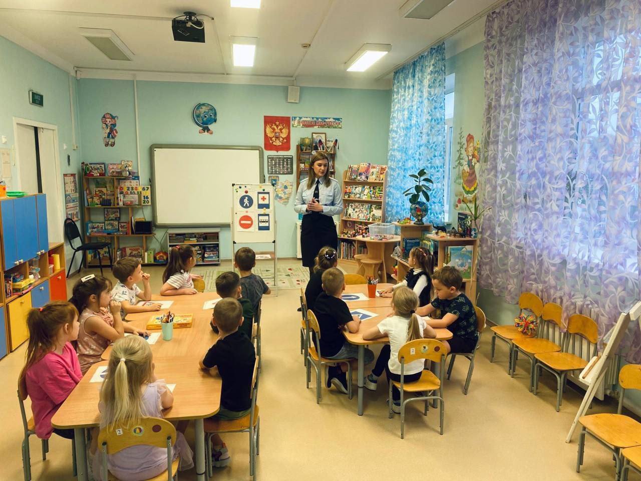 В рамках социально-значимой акции «Засветись!», в (vk.com/planetadetstva12) сотрудники #ГАИПохвистнево провели беседу «Безопасность на дорогах» и мастер-класс по изготовлению световозвращающих элементов В рамках социально-значимой акции «Засветись!», в (vk.com/planetadetstva12) сотрудники #ГАИПохвистнево провели беседу «Безопасность на дорогах» и мастер-класс по изготовлению световозвращающих элементов