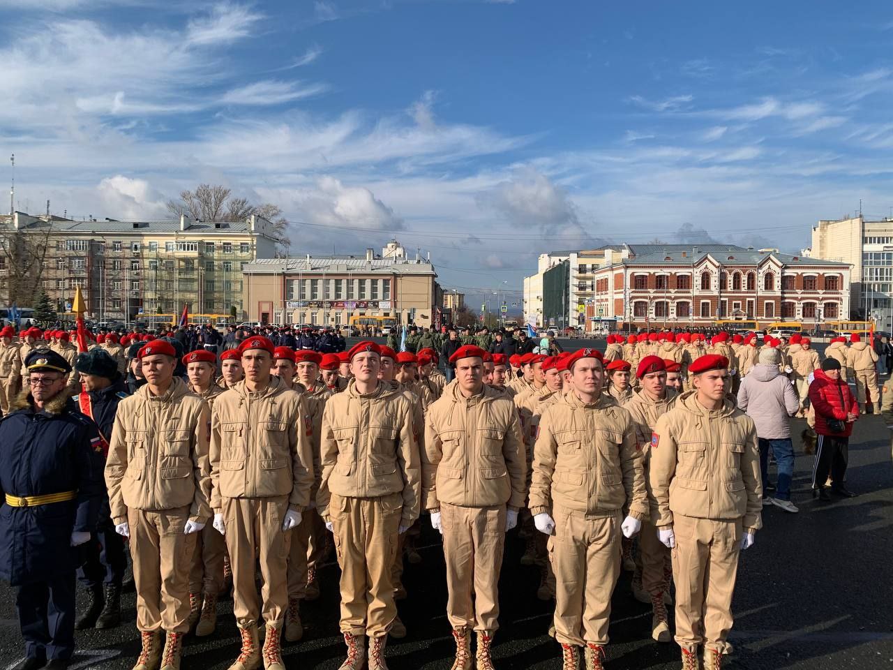 Сегодня сызранские юнармейцы приняли участие в финале смотра парадных расчетов