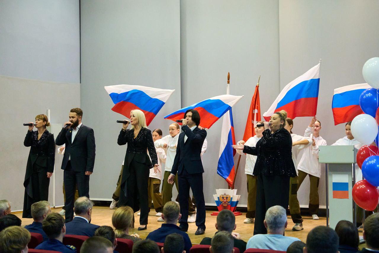 В Сызрани прошел патриотический форум с участием более 200 человек В Сызрани прошел патриотический форум с участием более 200 человек