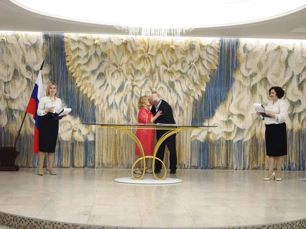 Золотые, изумрудные!. Они прожили вместе более полувека, но по-прежнему смотрят друг на друга влюблёнными глазами Золотые, изумрудные!. Они прожили вместе более полувека, но по-прежнему смотрят друг на друга влюблёнными глазами