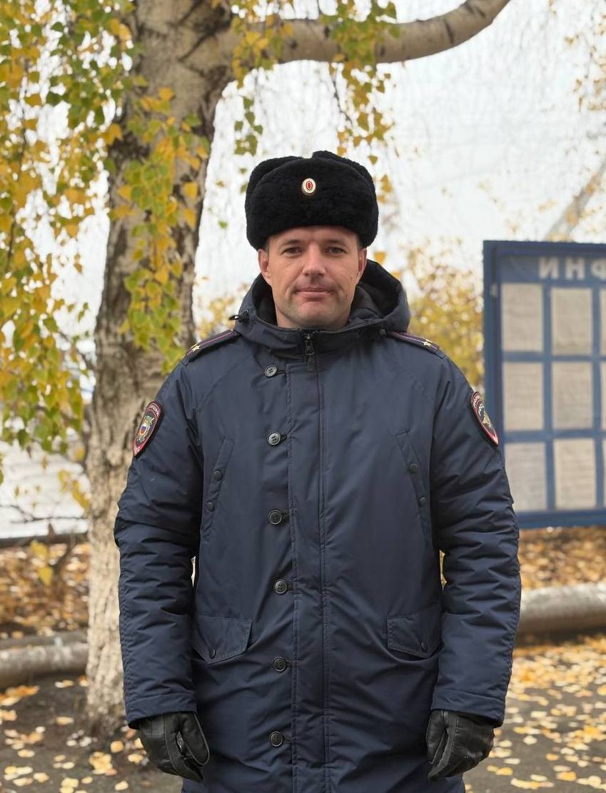 Доброго утра и позитивного дня нашим читателям желает старший инструктор группы по работе с личным составом полка ППСП У МВД России по г.Самаре Олег Зюрин Доброго утра и позитивного дня нашим читателям желает старший инструктор группы по работе с личным составом полка ППСП У МВД России по г.Самаре Олег Зюрин