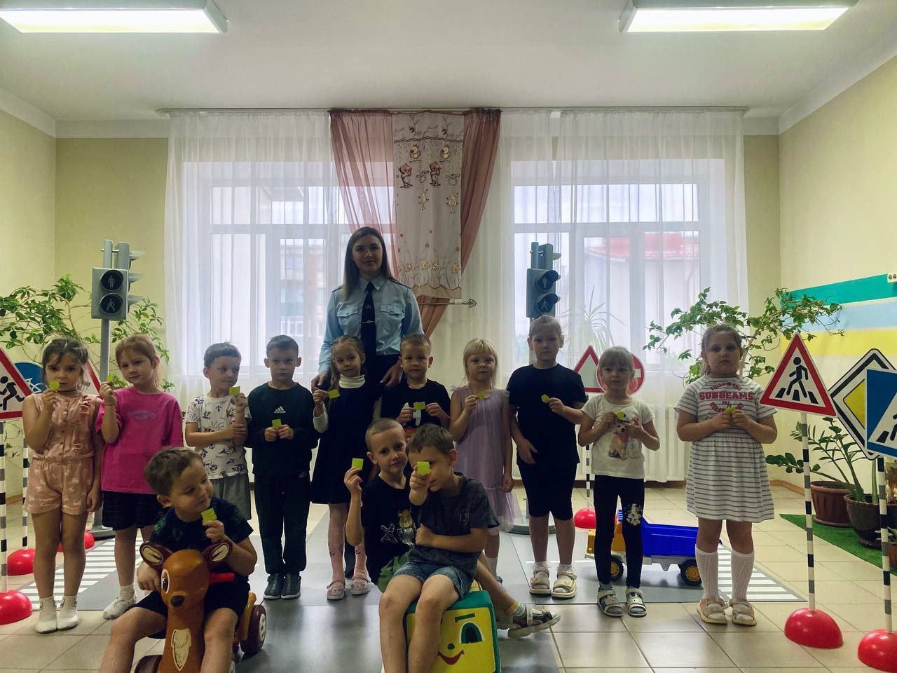 В рамках социально-значимой акции «Засветись!», в (vk.com/planetadetstva12) сотрудники #ГАИПохвистнево провели беседу «Безопасность на дорогах» и мастер-класс по изготовлению световозвращающих элементов В рамках социально-значимой акции «Засветись!», в (vk.com/planetadetstva12) сотрудники #ГАИПохвистнево провели беседу «Безопасность на дорогах» и мастер-класс по изготовлению световозвращающих элементов