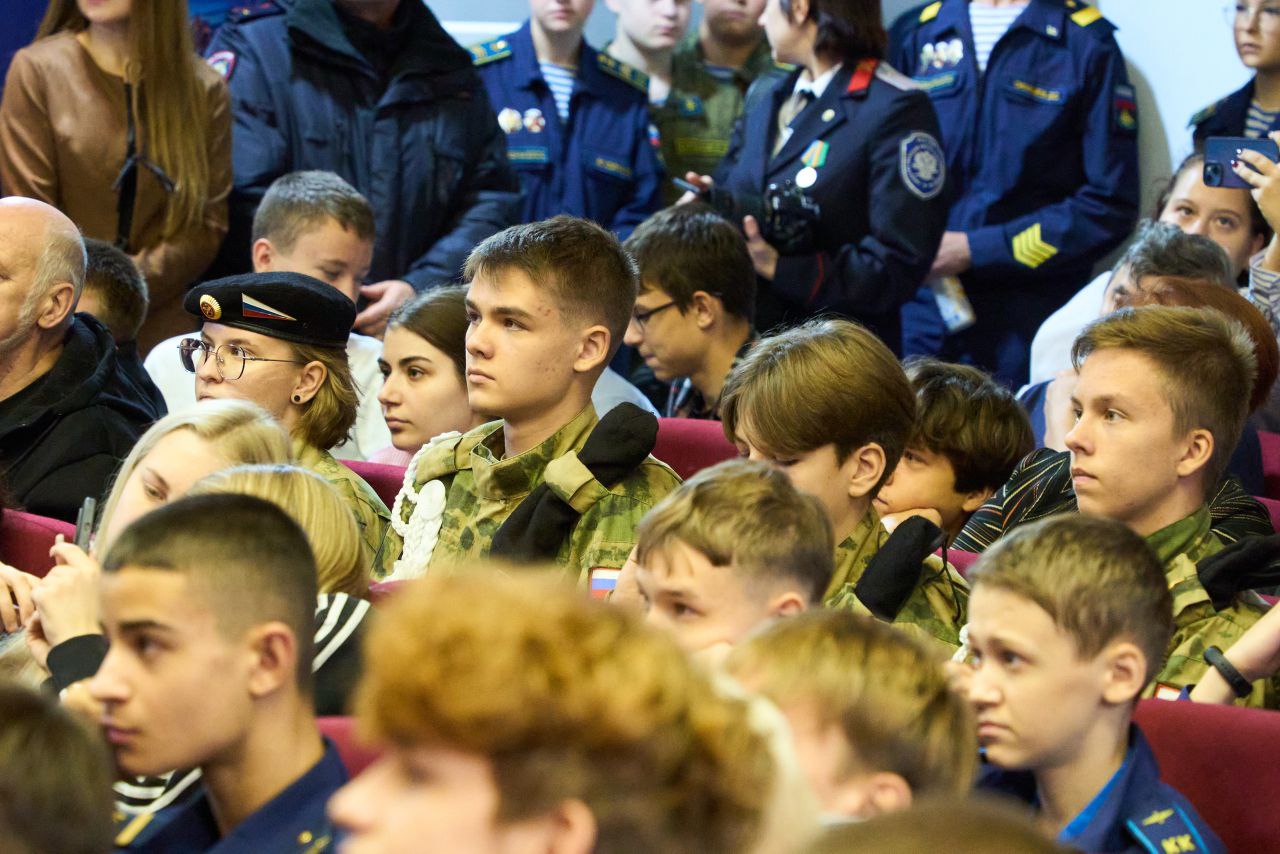 В Сызрани прошел патриотический форум с участием более 200 человек В Сызрани прошел патриотический форум с участием более 200 человек