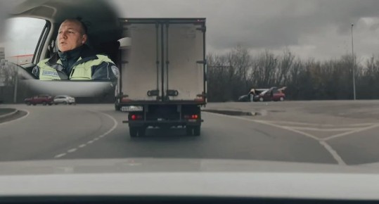 Сотрудники Госавтоинспекции Волжского района провели выезд на проблемный участок дороги с целью разъяснения водителям правильного порядка движения через перекресток с круговым движением на автодороге «Обход города Самары»