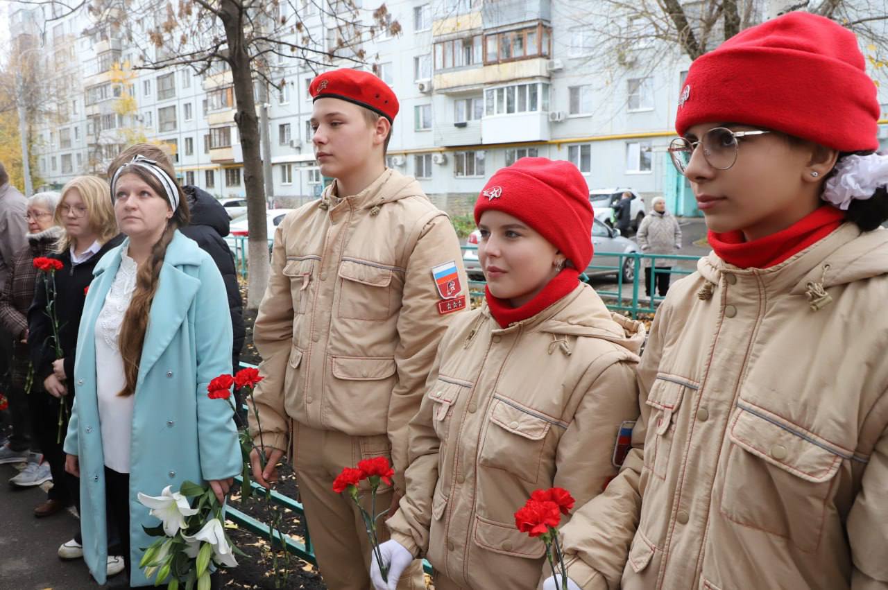 Мемориальную доску участнику СВО Алексею Коженкову открыли в Самаре Мемориальную доску участнику СВО Алексею Коженкову открыли в Самаре