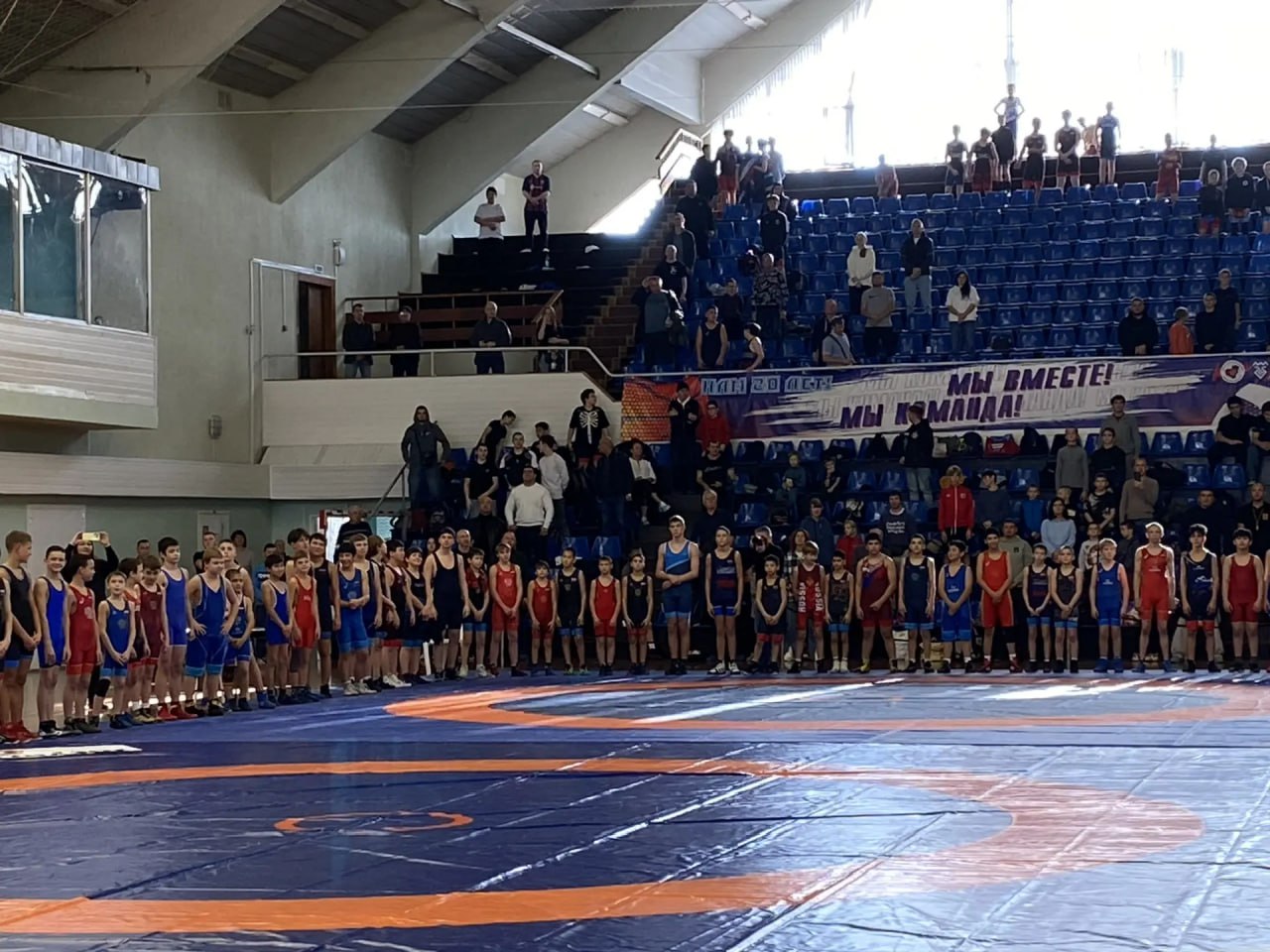 Чтобы помнили.... В спортивном комплексе «Акробат» прошло торжественное открытие соревнований Самарской области по вольной борьбе среди мальчиков и девочек 12-13 лет, посвященных памяти Героя России Андрея Соколовского и... Чтобы помнили.... В спортивном комплексе «Акробат» прошло торжественное открытие соревнований Самарской области по вольной борьбе среди мальчиков и девочек 12-13 лет, посвященных памяти Героя России Андрея Соколовского и...