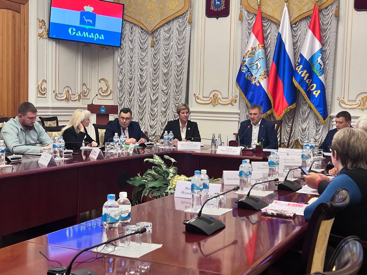 В Самаре проходит заседание Общественного совета по национальным вопросам В Самаре проходит заседание Общественного совета по национальным вопросам