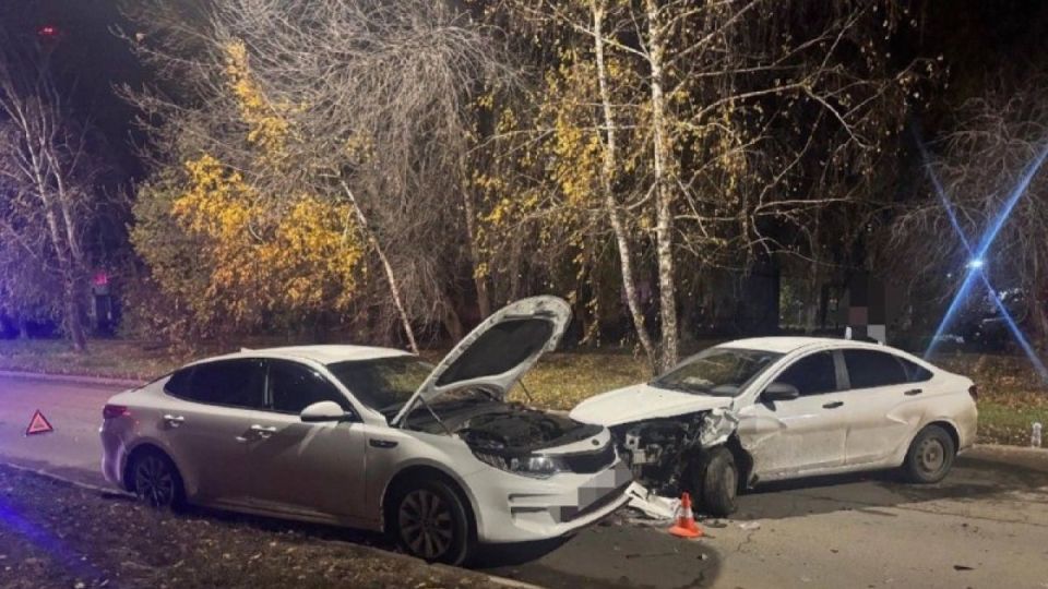 В Самаре 19-летнюю девушку госпитализировали с места ДТП