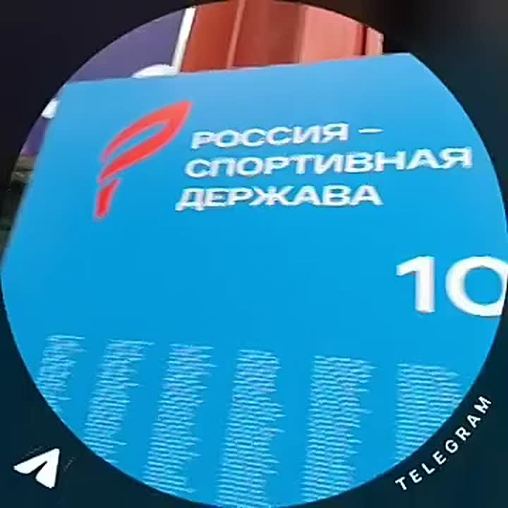 Выдача стартовых пакетов на забег «Чистый спорт» Участники массового забега «Чистый спорт» активно получают номера и стартовые пакеты! Выдача проходит в торговом центре «Гудок», организаторам помогают волонтеры