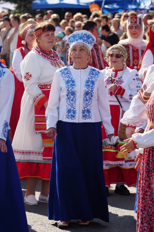Сегодня наша страна отмечает День народного единства Сегодня наша страна отмечает День народного единства