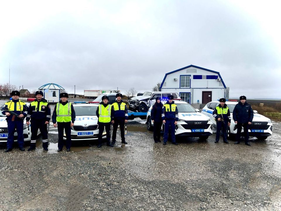 В День народного единства сотрудники Госавтоинспекции двух областей провели мероприятие «Единство на дорогах» В День народного единства сотрудники Госавтоинспекции двух областей провели мероприятие «Единство на дорогах»