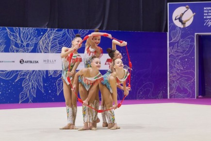 В Тольятти в рамках международного форума «Россия – спортивная держава» стартовал турнир по художественной гимнастике «Под крылом чемпиона»