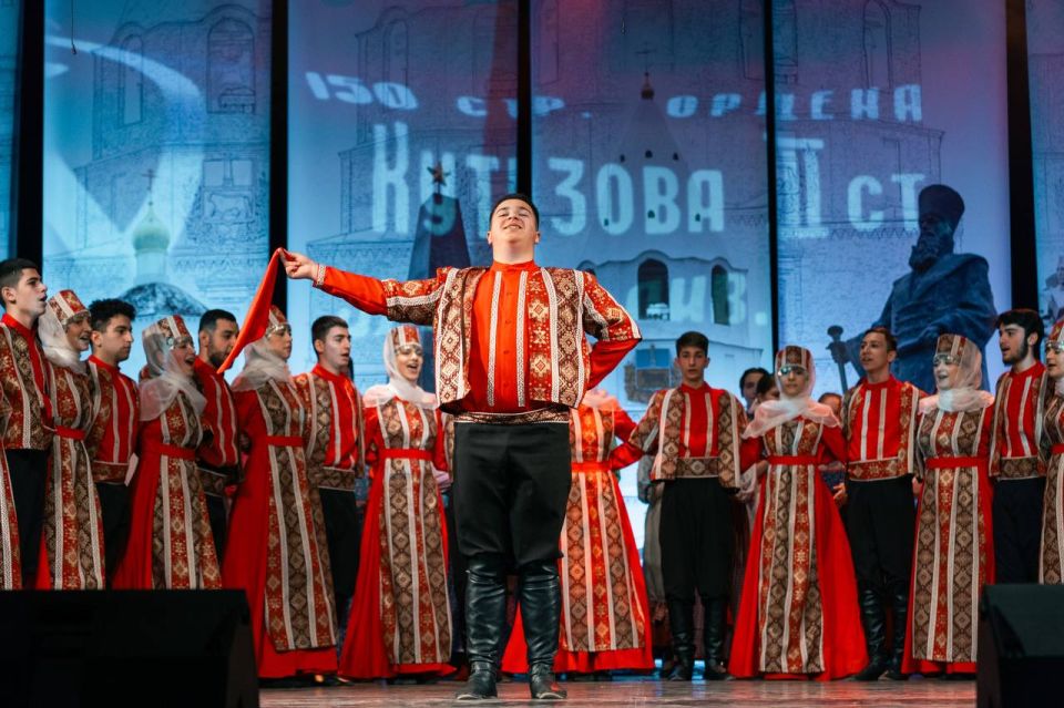 Сегодня наша страна отмечает День народного единства Сегодня наша страна отмечает День народного единства