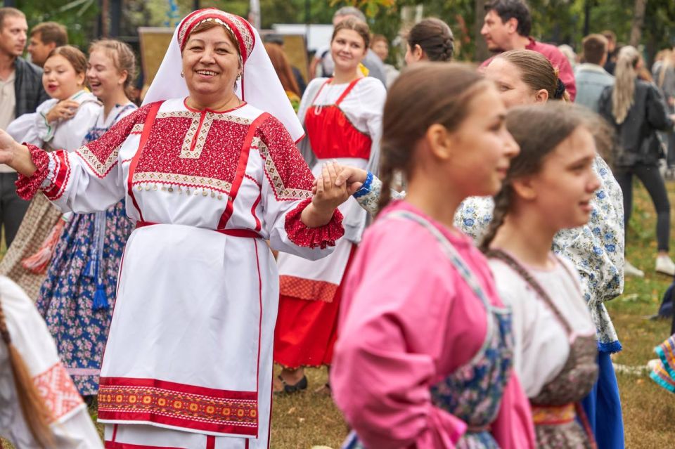 Сегодня наша страна отмечает День народного единства Сегодня наша страна отмечает День народного единства