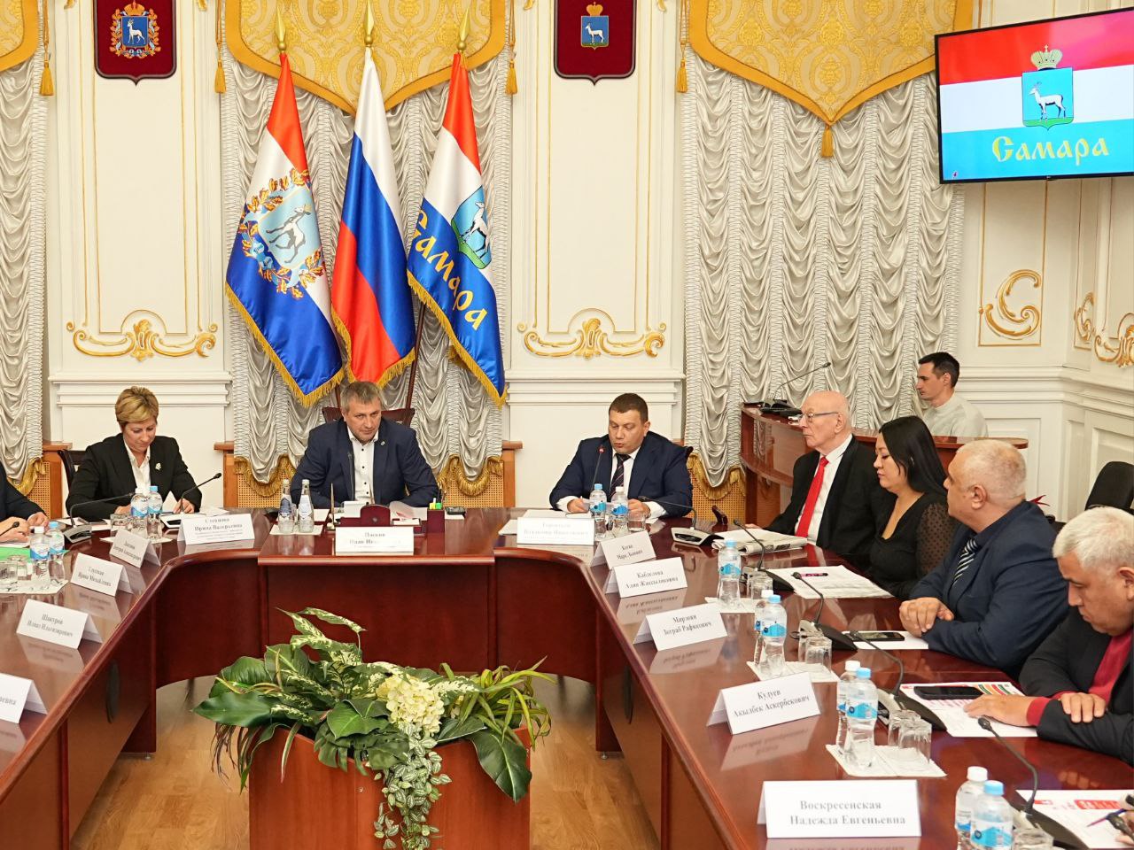 Глава г.о. Самара Иван Носков поздравил жителей с Днем народного единства: