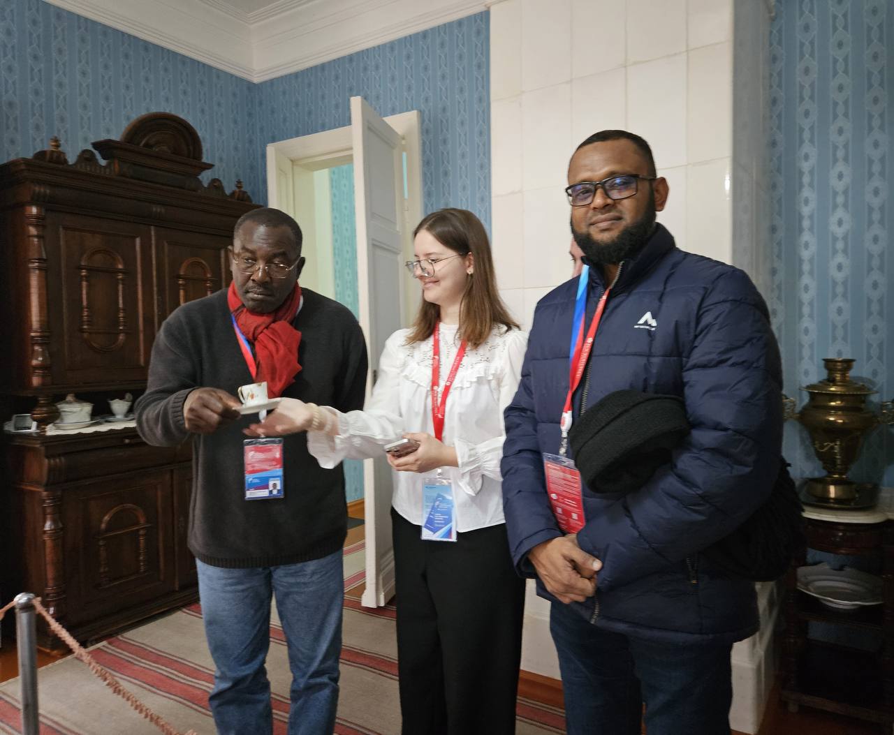 В рамках культурной программы участники Международного форума «Россия – спортивная держава» из Мали, Бангладеша, Габона, Таджикистана посетили дом-музей В.И. Ленина в Самаре