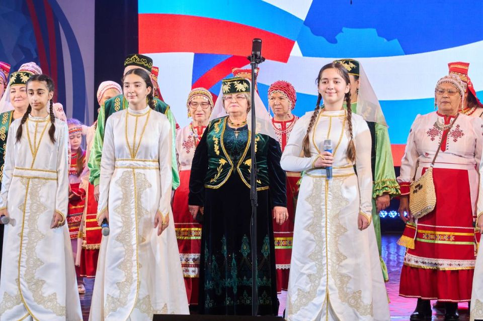 Сегодня наша страна отмечает День народного единства Сегодня наша страна отмечает День народного единства