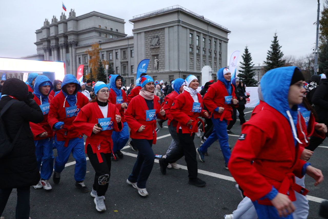 Иван Носков: Спортивное утро в Самаре! Перед стартом массового забега "Чистый спорт" поддержал наших спортсменов и коллег Иван Носков: Спортивное утро в Самаре! Перед стартом массового забега "Чистый спорт" поддержал наших спортсменов и коллег