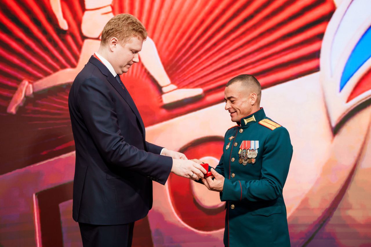 8 На стенде Минспорта России состоялось вручение знаков отличия комплекса ГТО 8 На стенде Минспорта России состоялось вручение знаков отличия комплекса ГТО