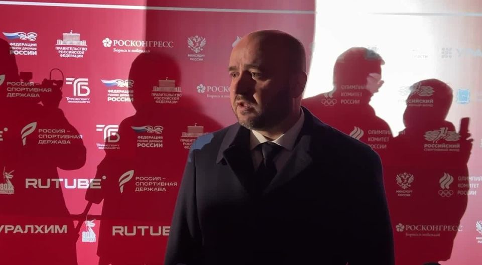 123Губернатор Самарской области Вячеслав Федорищев поделился итогами первого дня и рассказал о завтрашней программе форума «Россия — спортивная держава»