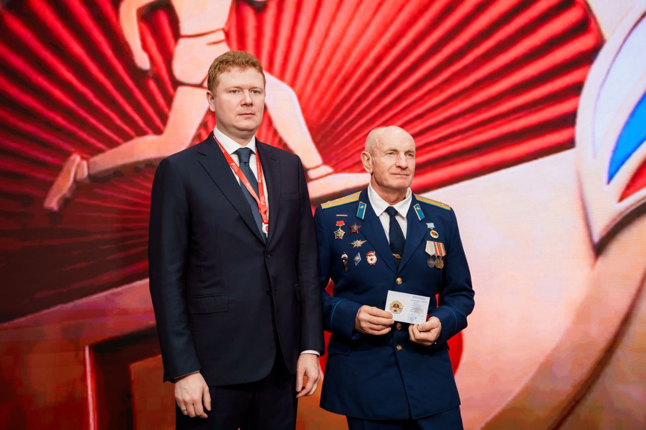 8 На стенде Минспорта России состоялось вручение знаков отличия комплекса ГТО 8 На стенде Минспорта России состоялось вручение знаков отличия комплекса ГТО