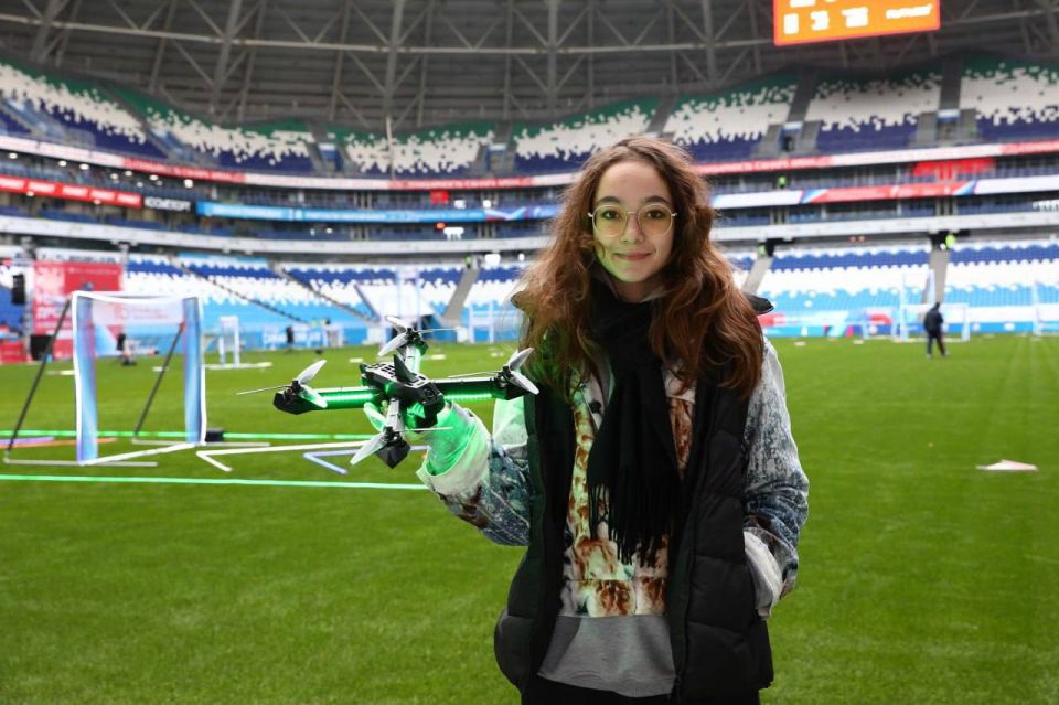 Более 60 пилотов сражаются на Кубке России по гонкам дронов в Самаре Более 60 пилотов сражаются на Кубке России по гонкам дронов в Самаре