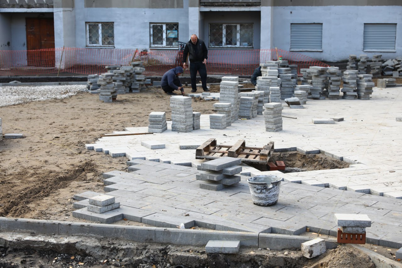 В Самаре завершается благоустройство сквера им. В.И. Чудайкина В Самаре завершается благоустройство сквера им. В.И. Чудайкина