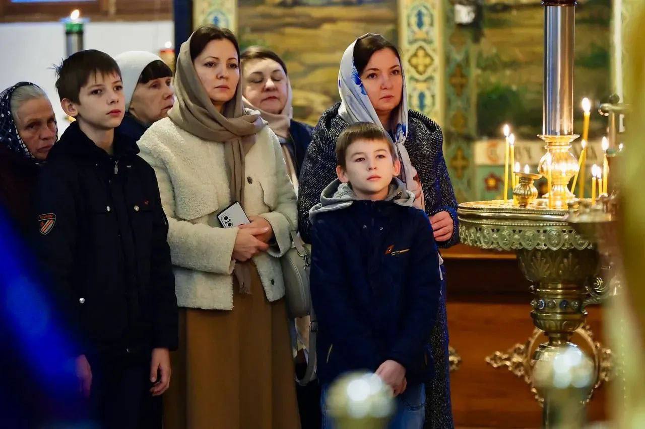 Вице-премьер Дмитрий Чернышенко и губернатор Вячеслав Федорищев сегодня посетили Покровский кафедральный собор в Самаре Вице-премьер Дмитрий Чернышенко и губернатор Вячеслав Федорищев сегодня посетили Покровский кафедральный собор в Самаре