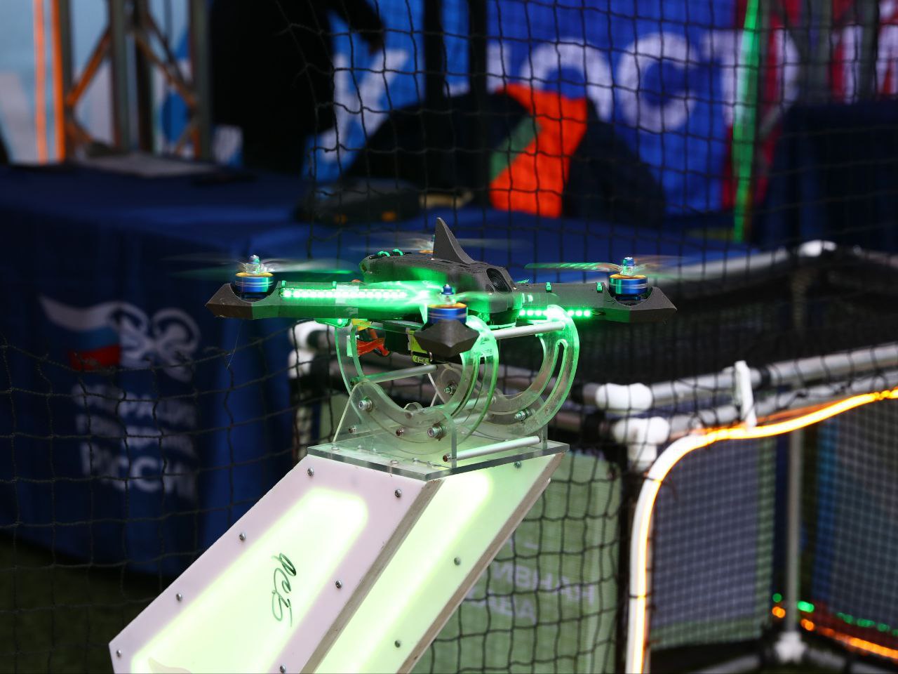 Мэр Самары Иван Носков посетил гонки дронов Мэр Самары Иван Носков посетил гонки дронов