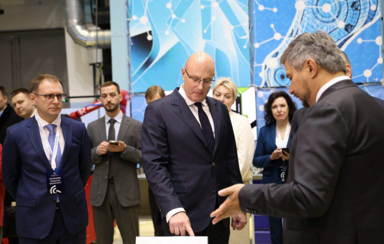 Сегодня в Самаре работает вице-премьер РФ Дмитрий Чернышенко Сегодня в Самаре работает вице-премьер РФ Дмитрий Чернышенко