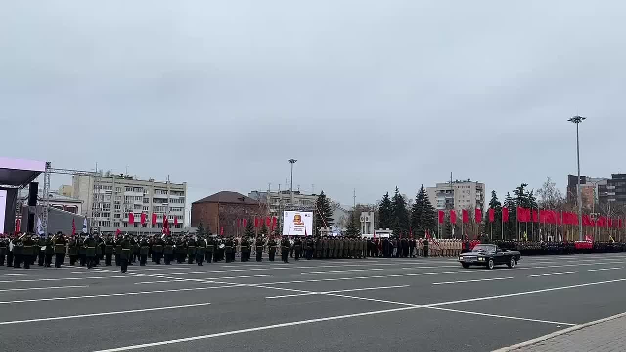 #прямосейчас на площади Куйбышева в Самаре – репетиция Парада Памяти