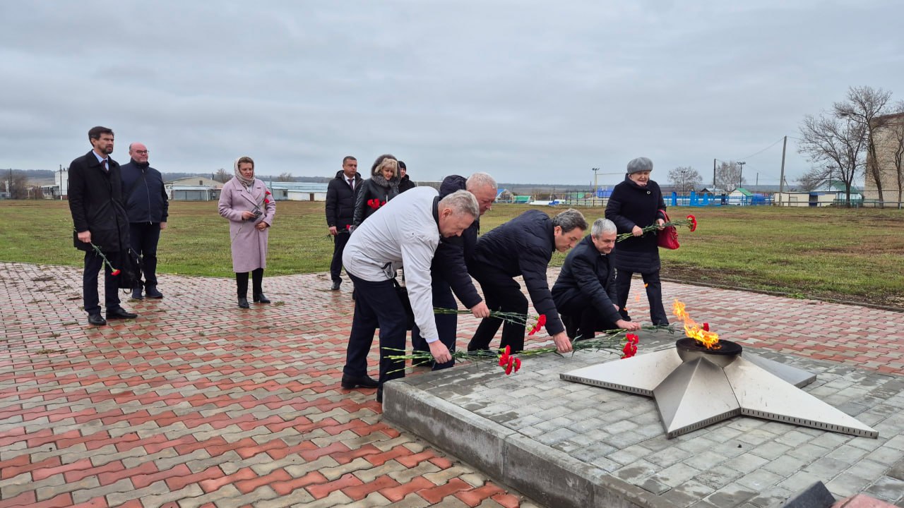 123В Пестравском районе прошло совместное выездное мероприятие комитета Самарской Губернской Думы по строительству, транспорту и автомобильным дорогам и комитета по промышленности, предпринимательству, торговле...