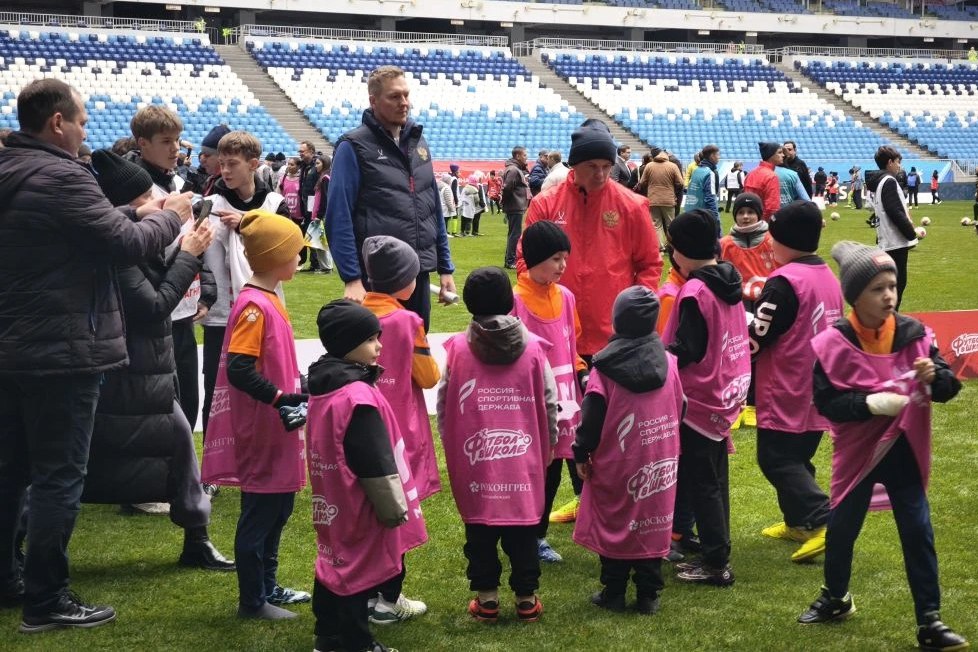 Эмоции, которые останутся с юными футболистами на всю жизнь! Эмоции, которые останутся с юными футболистами на всю жизнь!