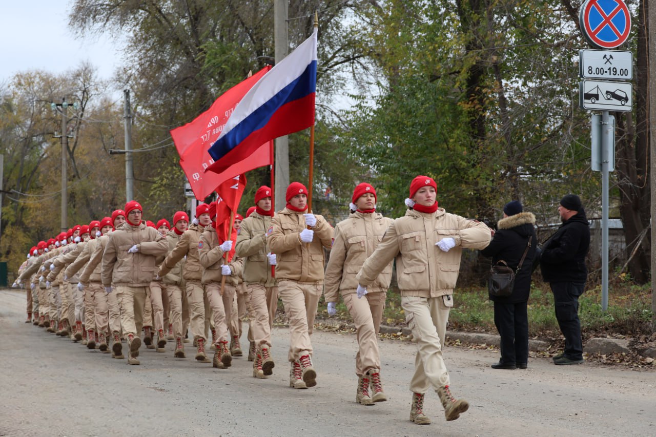 Мини-парады для ветеранов Великой Отечественной войны провели юнармейцы в Самаре Мини-парады для ветеранов Великой Отечественной войны провели юнармейцы в Самаре