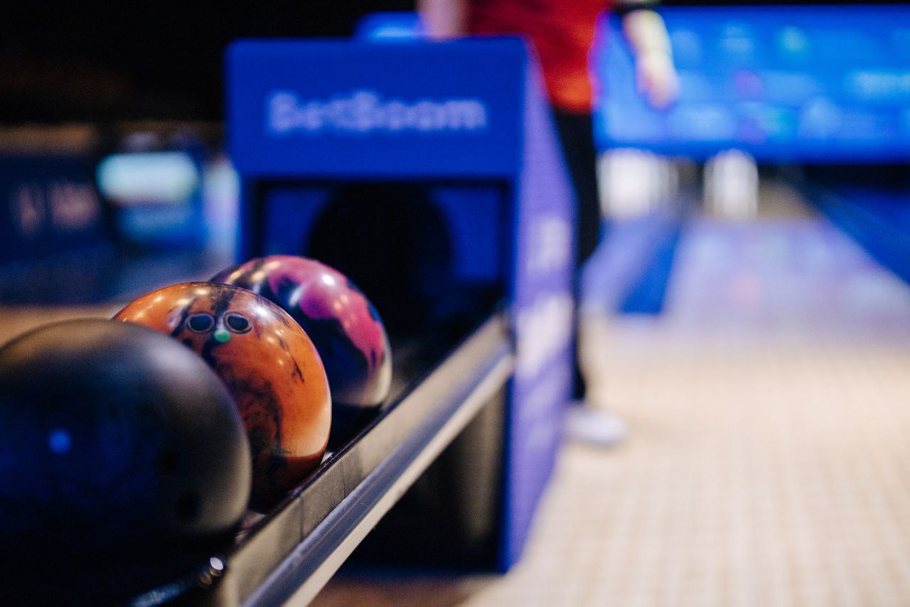 Сборная России одержала победу в матчевой встрече по боулингу Сборная России одержала победу в матчевой встрече по боулингу