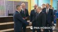 Путин в ходе поездки в Самару посетил физкультурно-оздоровительный комплекс "Орбита"