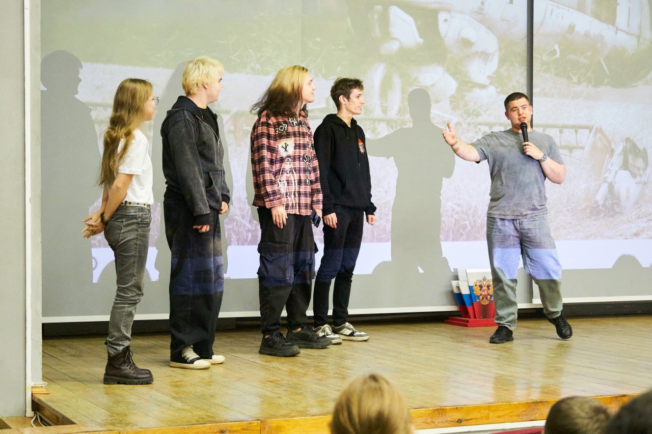 В Доме молодежи прошел мастер-класс по КВН В Доме молодежи прошел мастер-класс по КВН