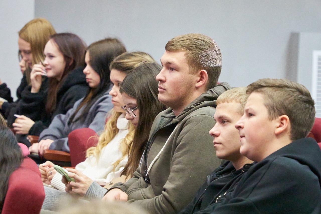 В Доме молодежи прошел мастер-класс по КВН В Доме молодежи прошел мастер-класс по КВН