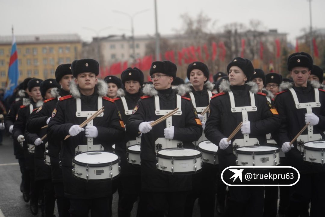 Парадные расчеты на площади Куйбышева в объективе фотокорреспондента «КП-Самара» Парадные расчеты на площади Куйбышева в объективе фотокорреспондента «КП-Самара»