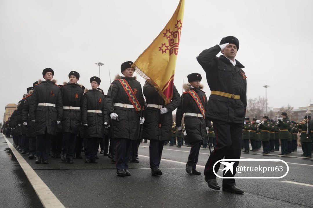 Парадные расчеты на площади Куйбышева в объективе фотокорреспондента «КП-Самара» Парадные расчеты на площади Куйбышева в объективе фотокорреспондента «КП-Самара»