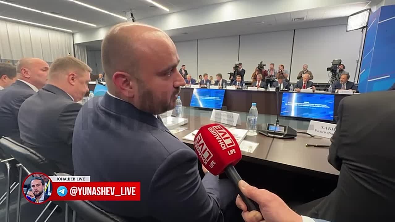 Александр Юнашев: Удалось между делом пообщаться с губернатором Самарской области Вячеславом Федорищевым (он очень хотел познакомиться и поговорить, даже звонил недавно лично)